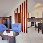 House Lorena Vikendica
